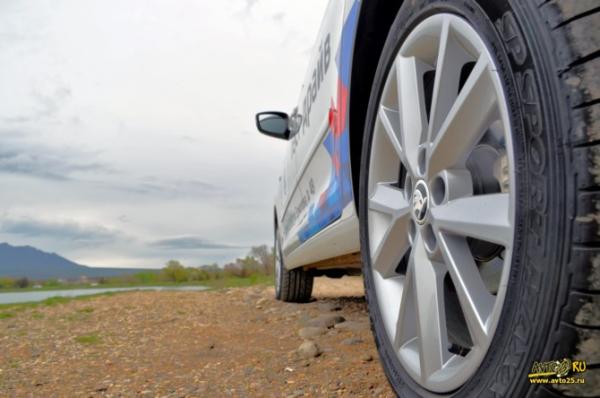 Тест-драйв Skoda Rapid Hockey Edition: весенний лед